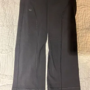 LULULEMON Black Long Leggings Back Pockets Size 2 thumbnail 6