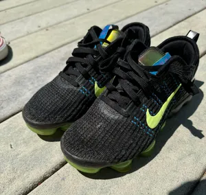 Shoes thumbnail 1