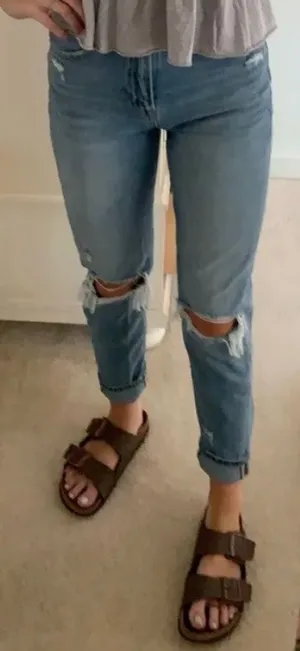 American Eagle Mom Jeans thumbnail 1
