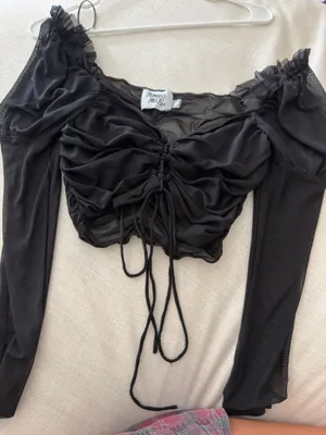 Princess Polly Top Crop Black thumbnail 1