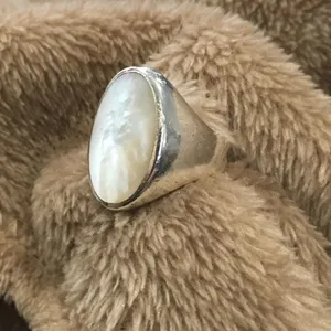 Vintage Mother of Pearl Sterling Silver Wide Band Cocktail Ring Sz 8 thumbnail 6
