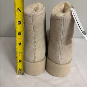 Time And Tru Women’s New! Beige Suede Platform Cozy Winter Boots Size 8 thumbnail 5