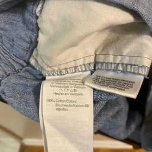 Women's J. Crew Blue Chambray Style 100% Cotton Bermuda Shorts‎ Size 8 2" Inseam thumbnail 4