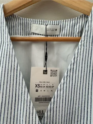 Zara Women’s Pinstripe Vest XS Asymmetrical Silver Buttons Y2K Inspired NWT thumbnail 2