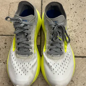 EUC Brooks Hyperion Elite 2 Running shoes size 6.5 thumbnail 1