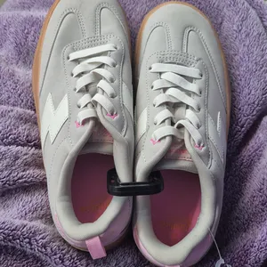 Justice Gray and Pink Platform Sneakers with Gum Sole thumbnail 4