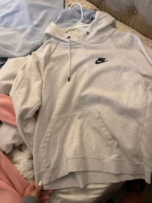 nike sweatshirt thumbnail 1