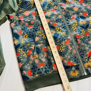 Francesca's Mi‎ Ami Floral Velvet Bomber Jacket Olive Green Satin Large NWOT thumbnail 8