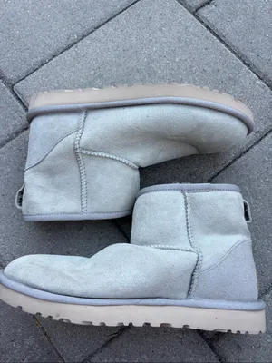 UGG 1016222 ultra Mini Suede shearling Booties Sz 9 thumbnail 3