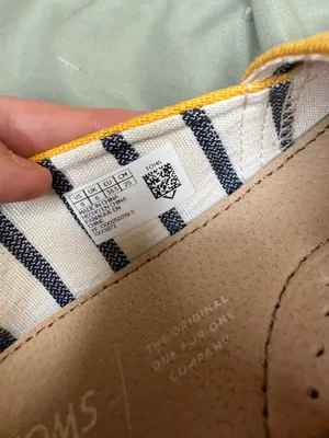 Yellow Toms women’s 8 thumbnail 5