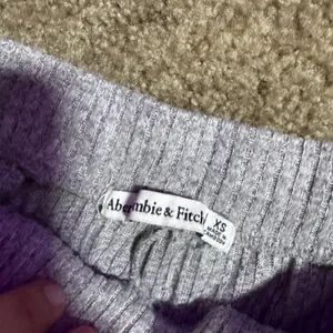 Abercrombie & Fitch Heather Gray Ribbed Henley Lounge Shorts Women XS Pajamas thumbnail 3