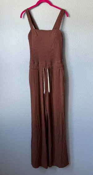 Vuori Pose Mudra Jumpsuit in Hazelnut Size Small thumbnail 3