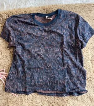 Lululemon T-Shirt thumbnail 1