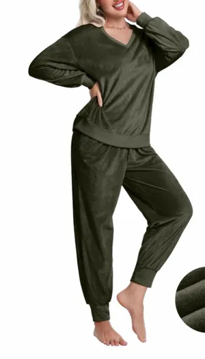 NEW Pajama Set Velvet Long Sleeve Pjs Soft Lounge Set 2 Piece M thumbnail 1
