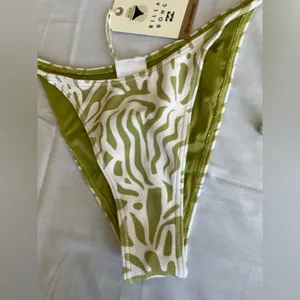 BILLABONG LA CALA HIKE BIKINI BOTTOM NWT💚🐚 medium coverage women’s Large thumbnail 6