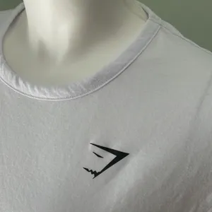𝅺GYMSHARK Essential T-Shirt in White size Medium thumbnail 3