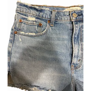 Abercrombie & Fitch The Mom Short Distressed High Rise Denim Blue Size‎ 30 thumbnail 5