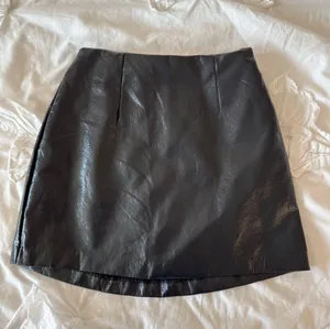 Abercrombie Leather Mini Skirt thumbnail 1