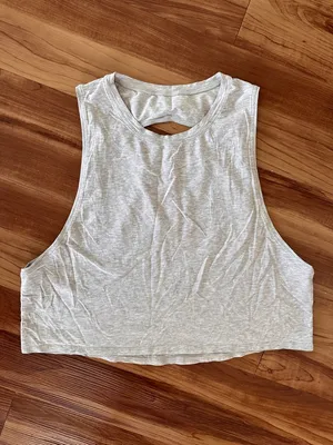 LULULEMON Cut Back Crop Tank in Heathered Core Light Grey Sz. Small thumbnail 5