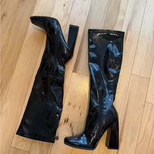 Forever 21 black patent knee high boots - size 6! thumbnail 2