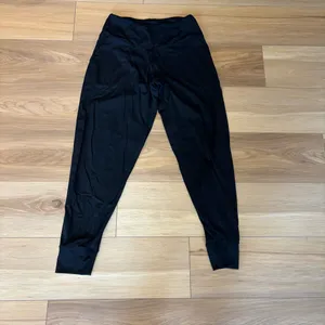 CRZ YOGA Black High-Rise Jogger Leggings with Pockets Medium thumbnail 2
