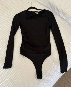 H&M NWOT Black bodysuit long sleeve thumbnail 1