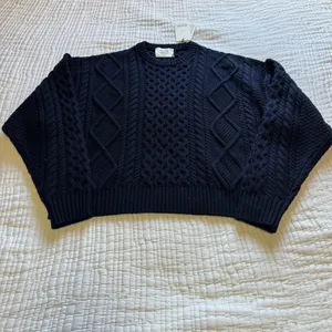 Aritzia - Heritage Knit Merino Wool Crew Hi-Hip Sweater thumbnail 6