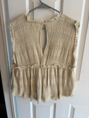 Top Urban Outfitters thumbnail 2