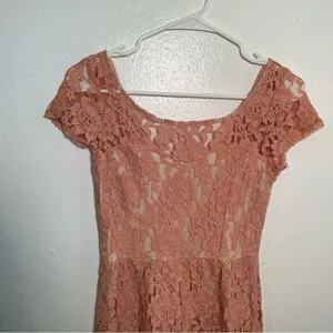 American Eagle Womens Sz 2 Lace Dress Fit & Flare Light Pink Scoop Neck Low Back thumbnail 2