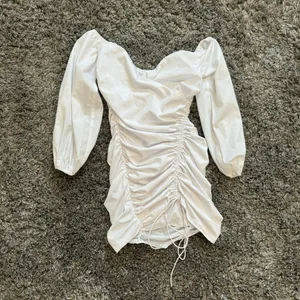 More To Come Abril Off Shoulder Dress in White, Size XS​​​​​ thumbnail 4