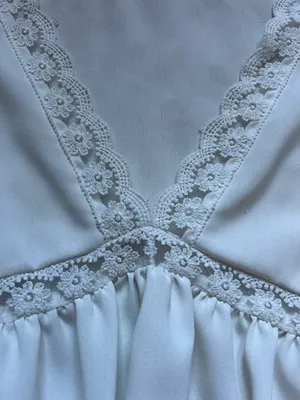 White Blouse Size XS thumbnail 3