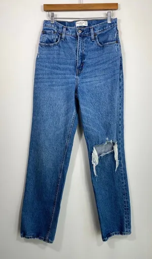 Abercrombie Curve Love 90s Straight Jeans 28/6R Ultra High Rise thumbnail 1