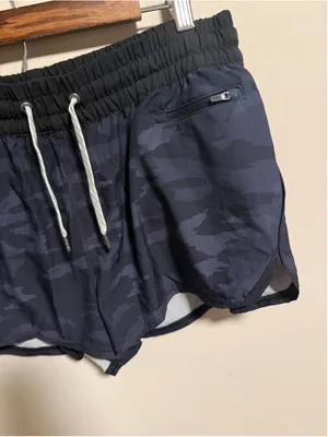 Vuori Clementine Short in Black Watercolor Camo- Size XL thumbnail 2