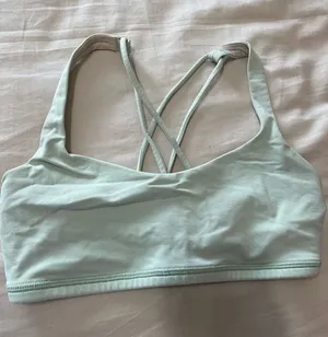 Light mint lululemon free to be bra size 4 thumbnail 1
