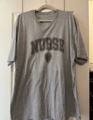 Gildan NWOT Leopard Nurse Tee XL thumbnail 1