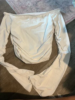 Edikted Off-Shoulder Long Sleeve Ruched Top in White thumbnail 4