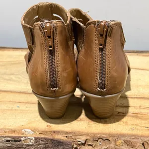 Earth‎ Vela Taupe Soft Leather Gladiator Sandals Size 9B A52 thumbnail 6