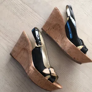 Guess by Marciano 4 inch wedges patent black leather thumbnail 3