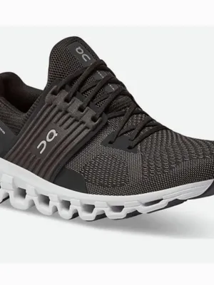 On Cloudswift in black, women's size 9 Black thumbnail 7