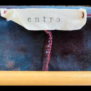 Entro Criss Cross Neckline tunic tie dye thumbnail 2