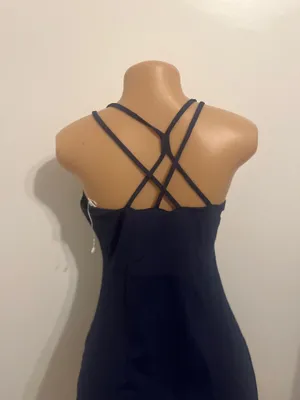 Chic sleeveless dress in a classic black color. Perfect for any occasion. thumbnail 7