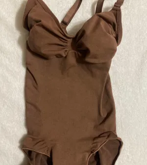 SKIMS NEW! Sculpting Bodysuit S thumbnail 4