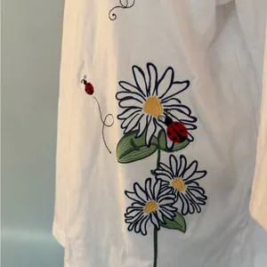 C&K Designs Shirt Size XL flower Ladybug embroidery White Top thumbnail 3