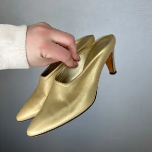 Petra Gold Metallic Leather Pointed Toe Mules Made in Italy Womens‎ 6.5 M thumbnail 3