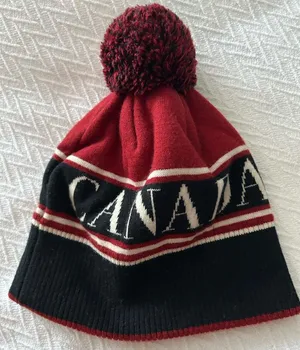 Canada Goose Beanie thumbnail 1