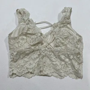 BKE Boutique Ivory Floral Lace Bralette Crop Top Size Medium Boho thumbnail 3