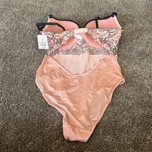 NWT size medium‎ Auden bodysuit Pink thumbnail 2