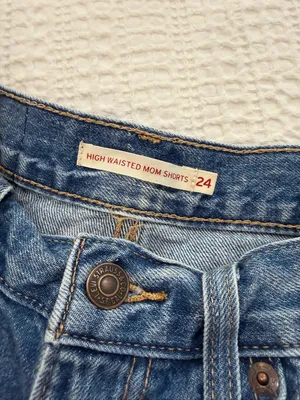 Levi’s high waisted mom shorts medium wash size 24 thumbnail 6