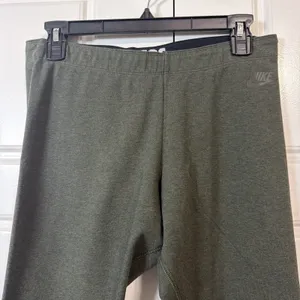 Nike Leggings Womens Large Green Sportswear Leg-A-See Logo 905115-383 thumbnail 5