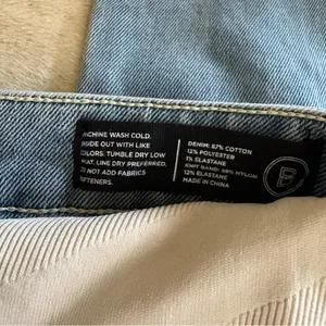 BLANQI Maternity Straight Leg Light Wash Jeans‎ Size 0 thumbnail 3